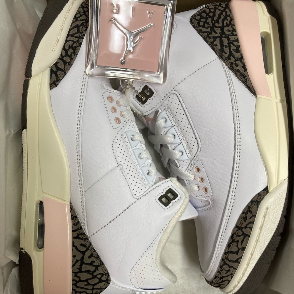 Air Jordan 3 Retro Neapolitan Dark Mocha